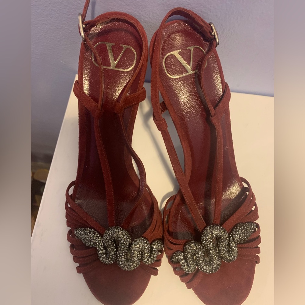 Valentino size 7 sandals